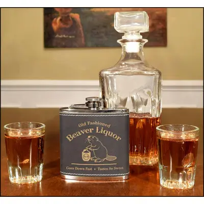 'Old Fashioned Beaver Liquor' Leather Flask (FSK_B175)